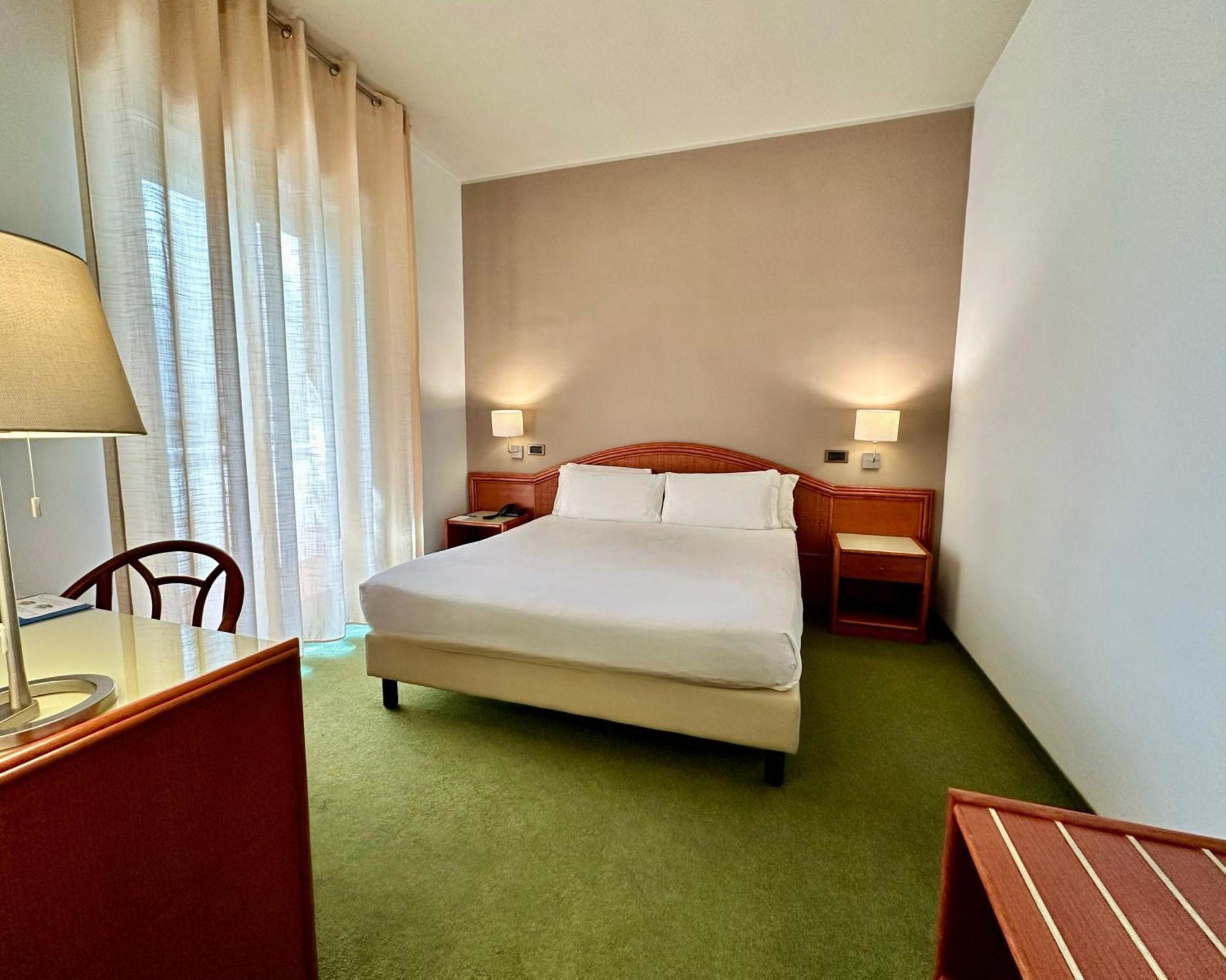 Hotel Riva Del Sole Джовинаццо Экстерьер фото